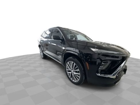 New 2026 Buick Enclave Avenir w/ Super Cruise Package image 2