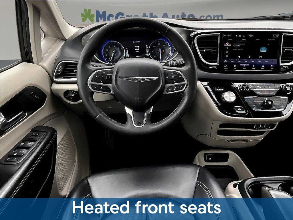 Used 2023 Chrysler Pacifica Touring-L FWD image 11