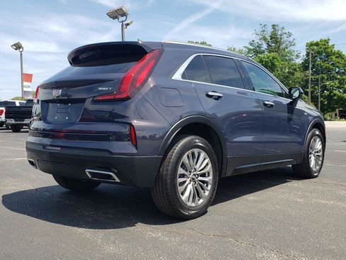 Used 2024 Cadillac XT4 Premium Luxury w/ Cold Weather Package AWD/4WD image 3