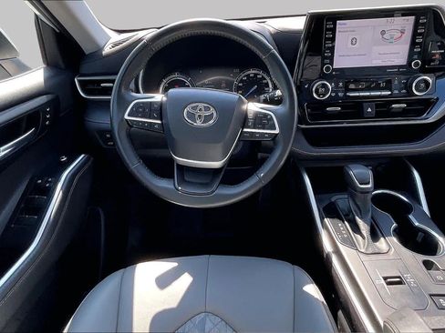 Used 2022 Toyota Highlander Bronze Edition w/ Protection Package #3 (TMS) AWD/4WD image 5