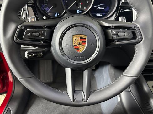 Certified 2026 Porsche Macan AWD/4WD image 22