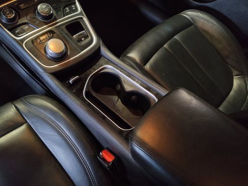 Used 2015 Chrysler 200 C w/ Navigation & Sound Group I image 26