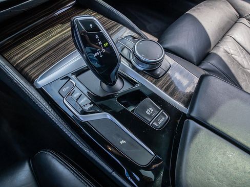 Used 2019 BMW 540i w/ M Sport Package RWD image 26