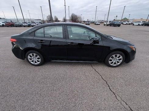 Certified 2025 Toyota Corolla LE image 2