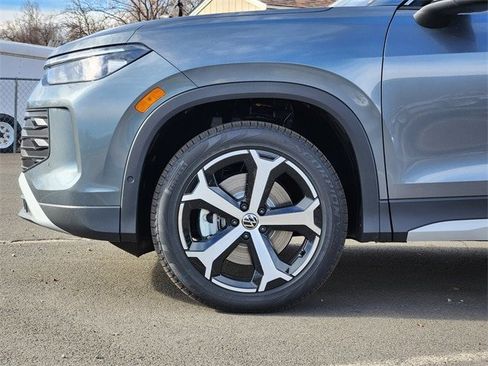 New 2026 Volkswagen Tiguan SE image 9