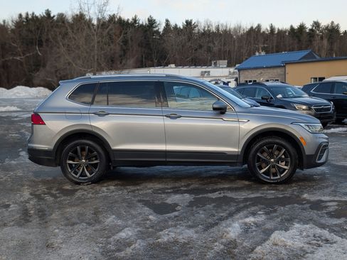 Used 2023 Volkswagen Tiguan SE image 11