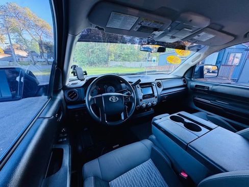 Used 2017 Toyota Tundra SR5 image 6
