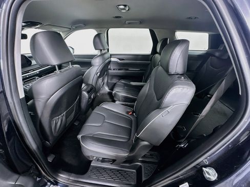 Used 2025 Hyundai Palisade SEL FWD image 29