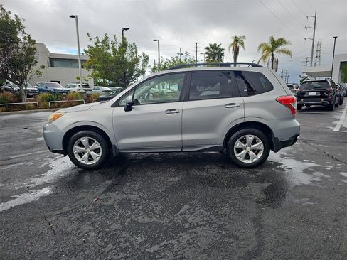 Used 2014 Subaru Forester 2.5i Premium w/ All-Weather Package image 4