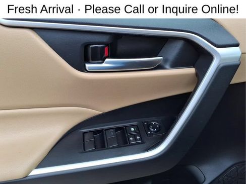 Used 2021 Toyota RAV4 XLE AWD/4WD image 11