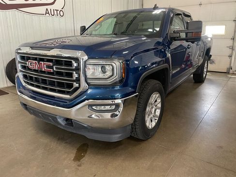 Used 2017 GMC Sierra 1500 SLE w/ SLE Value Package AWD/4WD image 2