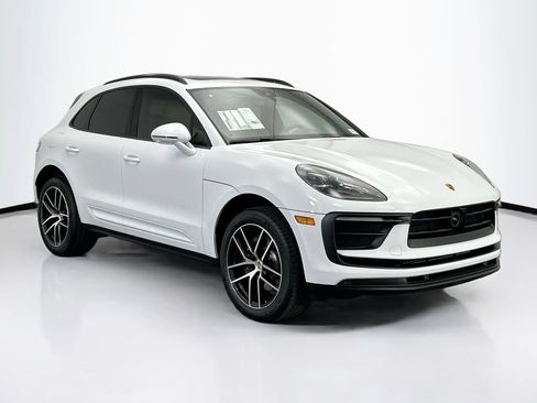 Used 2026 Porsche Macan AWD/4WD image 9