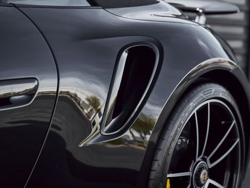 Used 2022 Porsche 911 Turbo S image 9