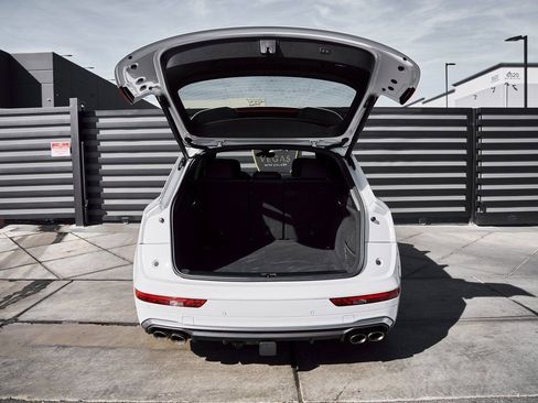 Used 2024 Audi SQ5 Premium Plus image 17