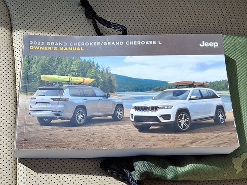 Certified 2023 Jeep Grand Cherokee L Limited w/ Luxury Tech Group II image 29