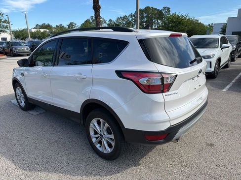 Used 2018 Ford Escape SE w/ SE Sync 3 Package image 6