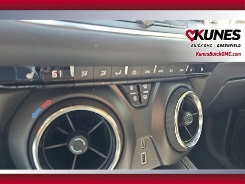 Used 2025 Chevrolet Blazer LT FWD image 20