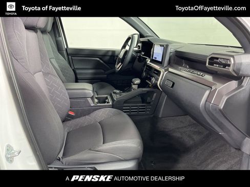 Used 2025 Toyota Tacoma SR5 AWD/4WD image 6