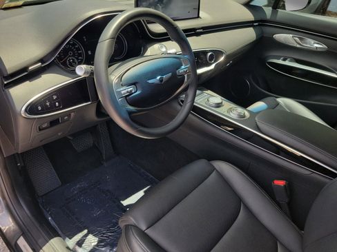 Used 2025 Genesis GV70 2.5T AWD/4WD image 19