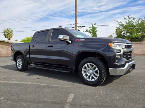 Used 2024 Chevrolet Silverado 1500 LT w/ Z71 Off-Road Package AWD/4WD image 1
