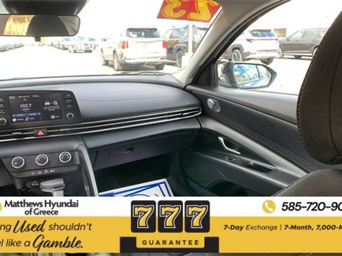 Used 2023 Hyundai Elantra SE image 21