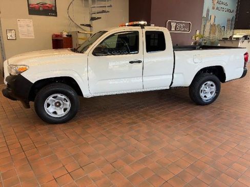 Used 2023 Toyota Tacoma SR image 15