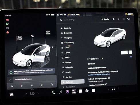 Used 2023 Tesla Model 3 Standard Range RWD image 25