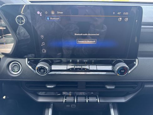 Used 2023 Chevrolet Colorado Trail Boss w/ Technology Package image 16