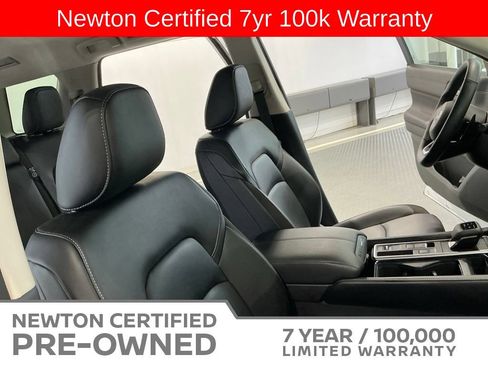 Used 2025 Nissan Pathfinder SL FWD image 16