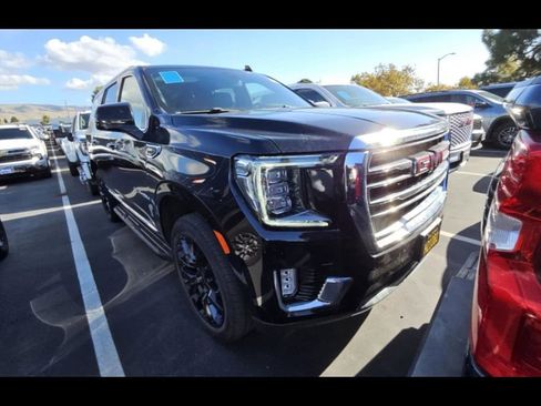 Used 2022 GMC Yukon SLT w/ SLT Premium Package AWD/4WD image 7