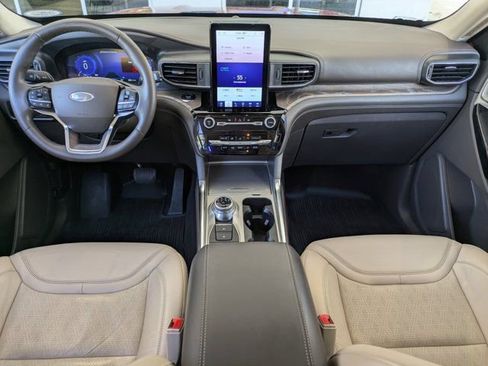 Certified 2022 Ford Explorer Platinum w/ Equipment Group 601A image 13