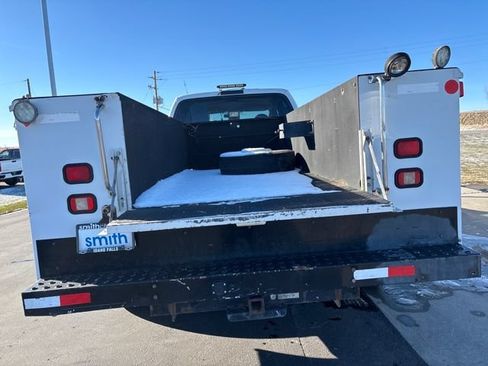 Used 2007 Ford F550 2WD Crew Cab Super Duty image 23