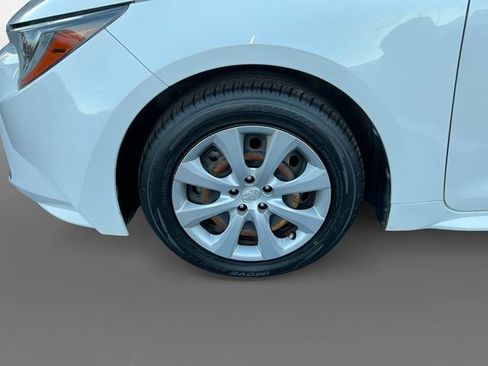 Used 2021 Toyota Corolla LE image 15