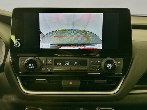 Certified 2025 Toyota Grand Highlander AWD image 13