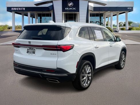 Used 2025 Buick Enclave Preferred image 3