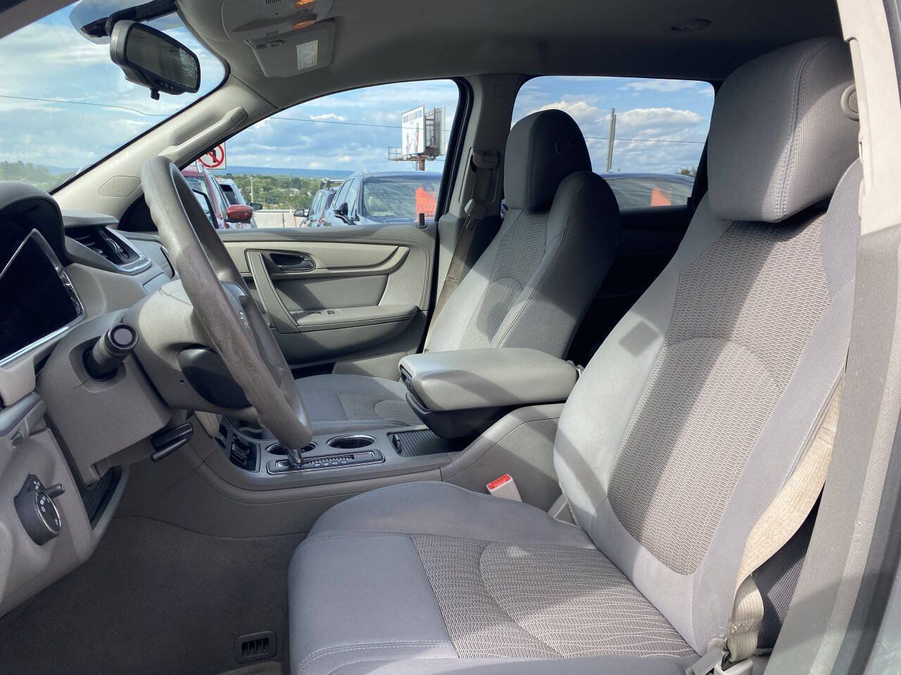 Used 2015 Chevrolet Traverse LS AWD/4WD image 12