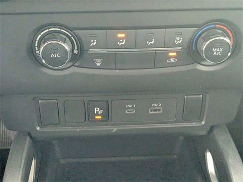 Used 2025 Nissan Frontier SV image 21