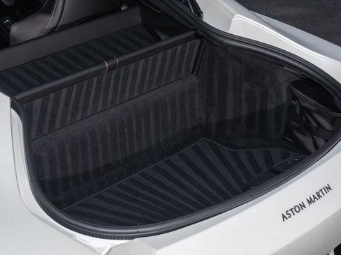 Used 2021 Aston Martin V8 Vantage Coupe image 11