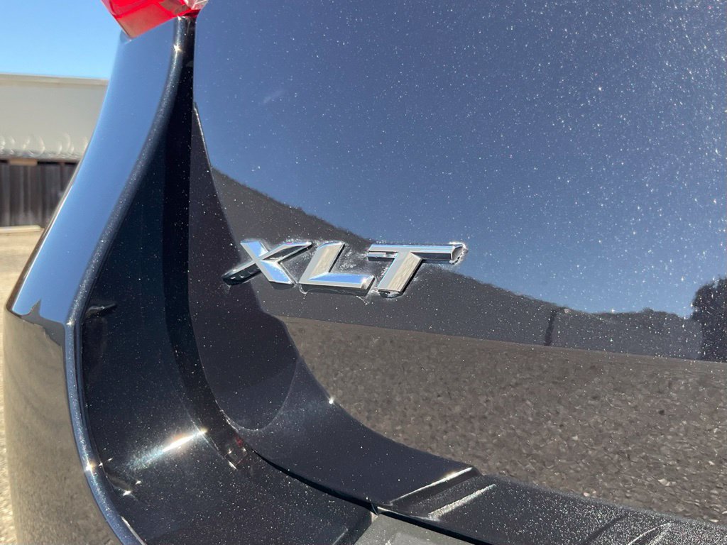 Used 2023 Ford Explorer XLT w/ Equipment Group 202A RWD image 18