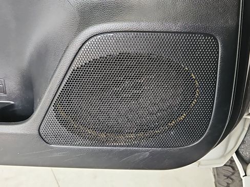 Used 2022 Toyota Tacoma TRD Sport w/ Technology Package image 29