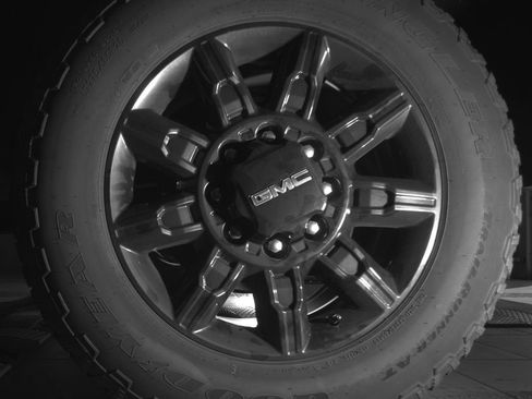 Used 2025 GMC Sierra 2500 AT4 w/ Technology Package AWD/4WD image 15
