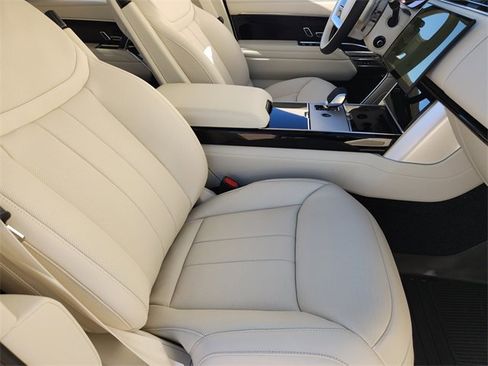 New 2026 Land Rover Range Rover SE image 10