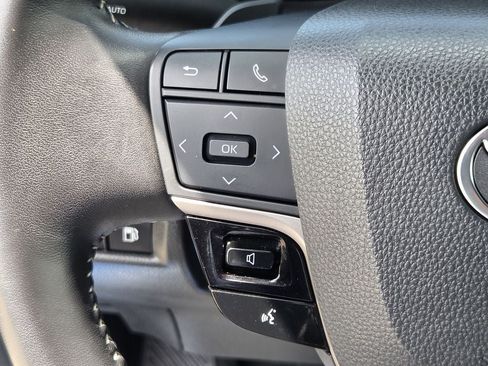 Used 2025 Toyota Camry SE FWD image 24
