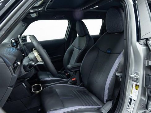 Used 2026 MINI Cooper 4-Door Hardtop FWD image 19