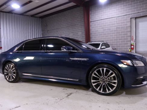 Used 2017 Lincoln Continental Select image 7