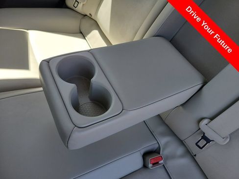 Used 2023 Nissan Ariya FWD image 25