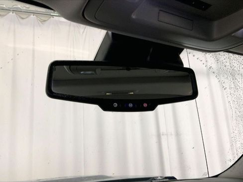 Used 2017 GMC Sierra 2500 Denali w/ Duramax Plus Package AWD/4WD image 17