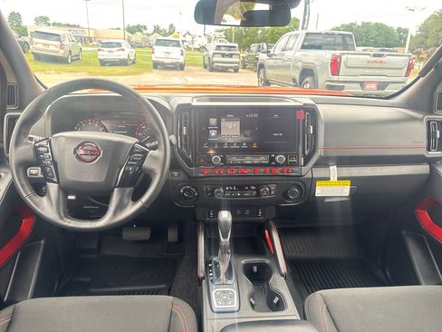 Used 2026 Nissan Frontier 4x4 Crew Cab image 16