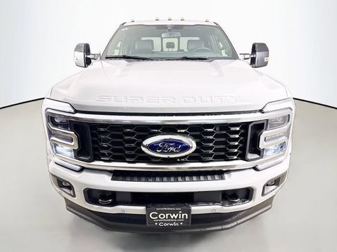 New 2026 Ford F450 Platinum w/ FX4 Off-Road Package image 2