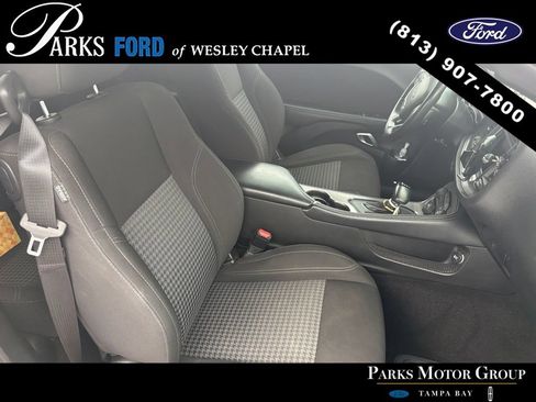 Used 2023 Dodge Challenger SXT RWD image 4